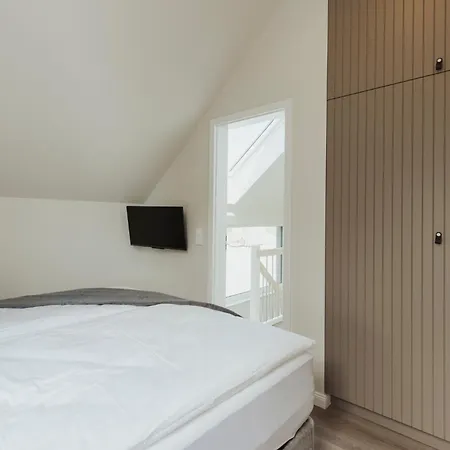 Neu Rügen Resørt Großzügige, Gemütliche Doppelhaushälfte Hinnerk Mit Terrasse Ferienhaus *